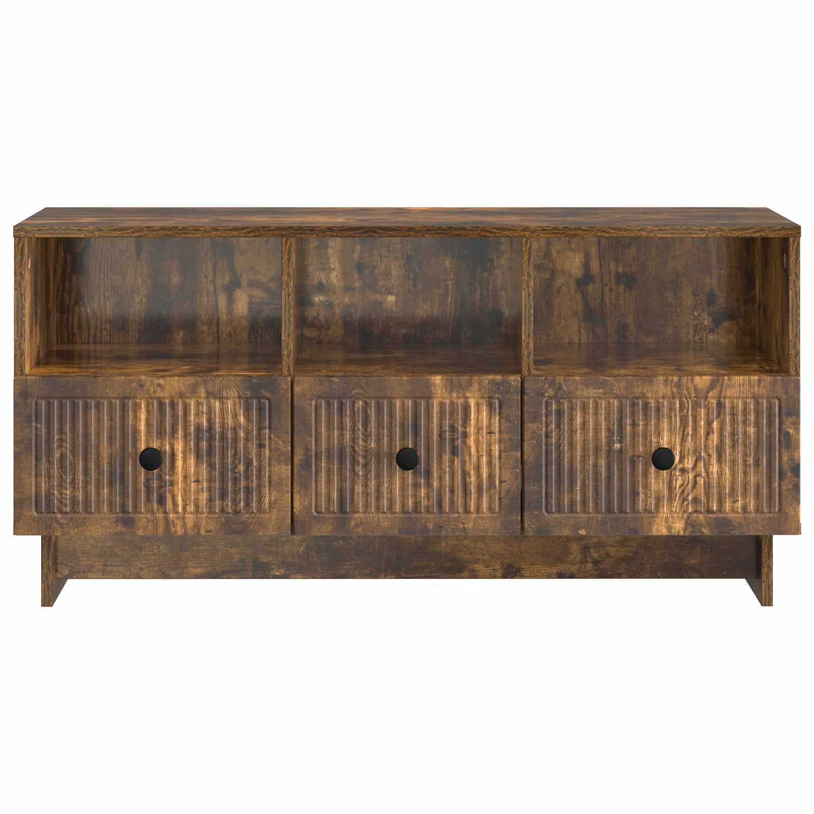 Rustikales Holzsideboard mit drei offenen Fächern oben und drei strukturierten Schubladenfronten mit runden schwarzen Griffen.