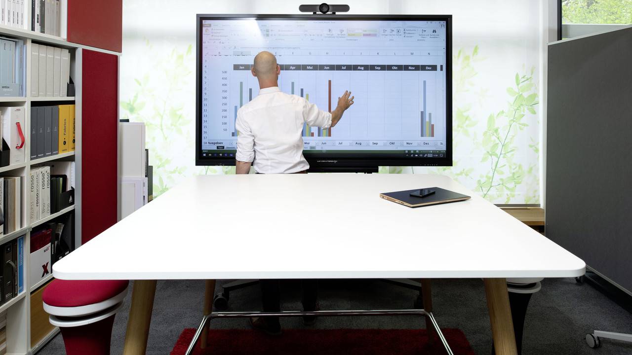 galneoscreen 86i A11 EDLA (86 Zoll) das interaktive Whiteboard in elegantem Schwarz inkl. Wandhalterung