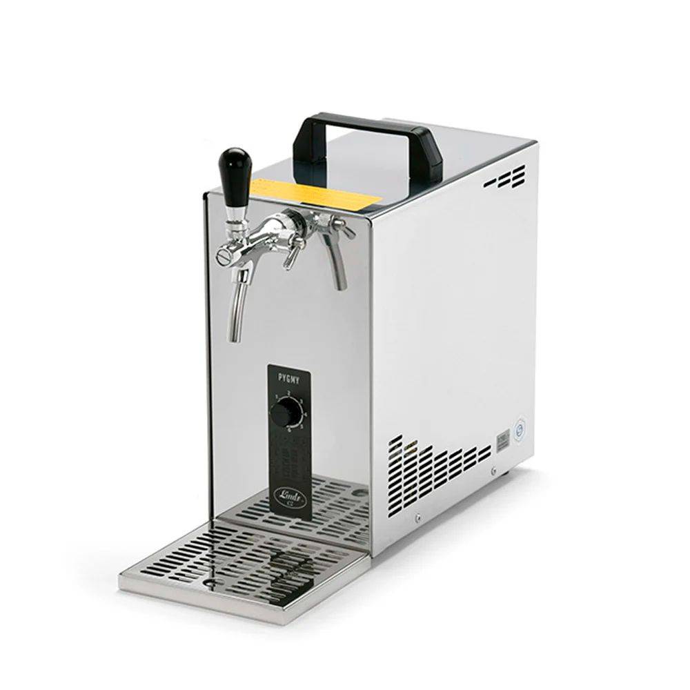 Tragbarer Edelstahl-Bierspender mit schwarzem Griff, Fronthahn und Abtropfschale, dargestellt auf weißem Hintergrund.