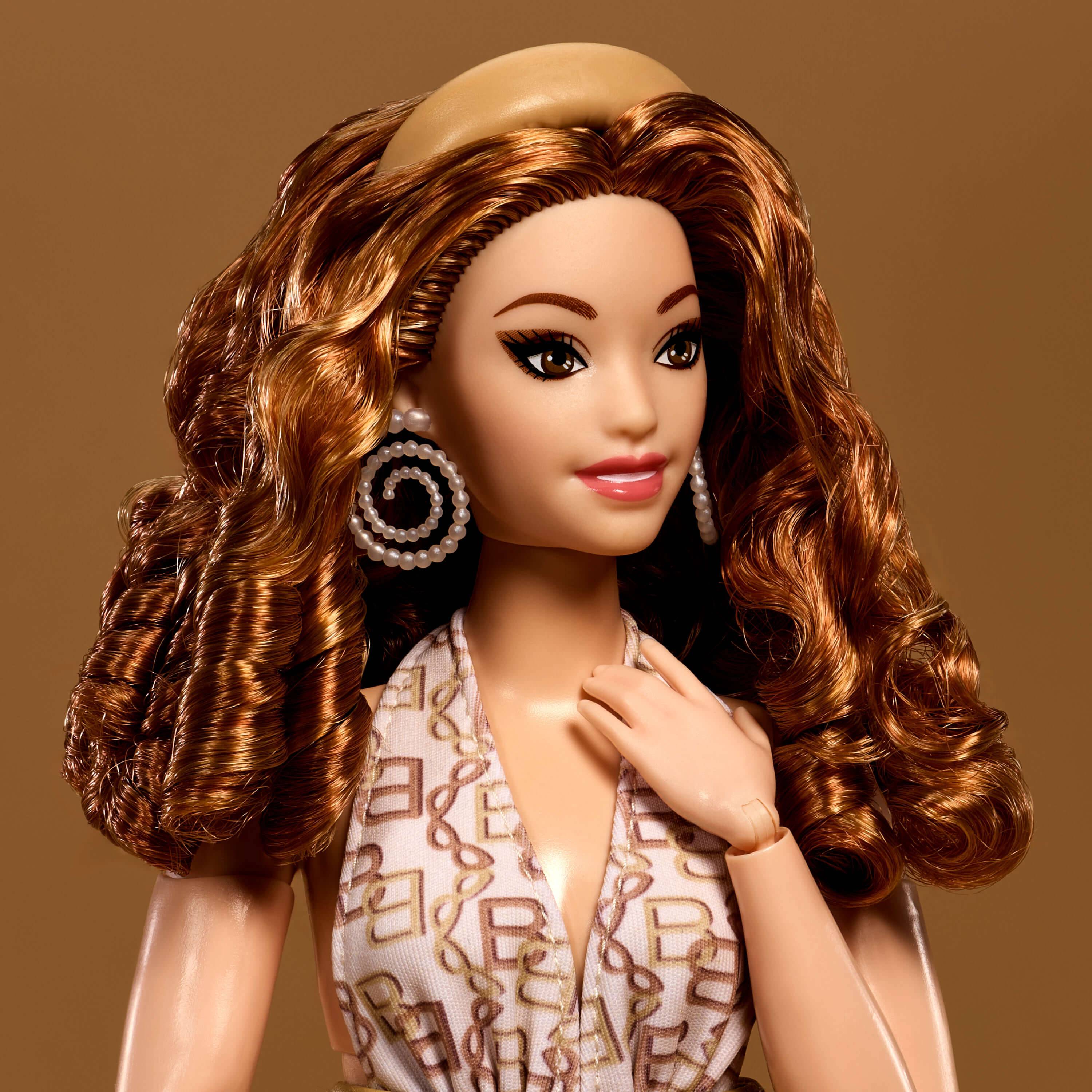 Mattel JJX37 - Barbie Signature Barbie Basics You Create Neutral Kit 03