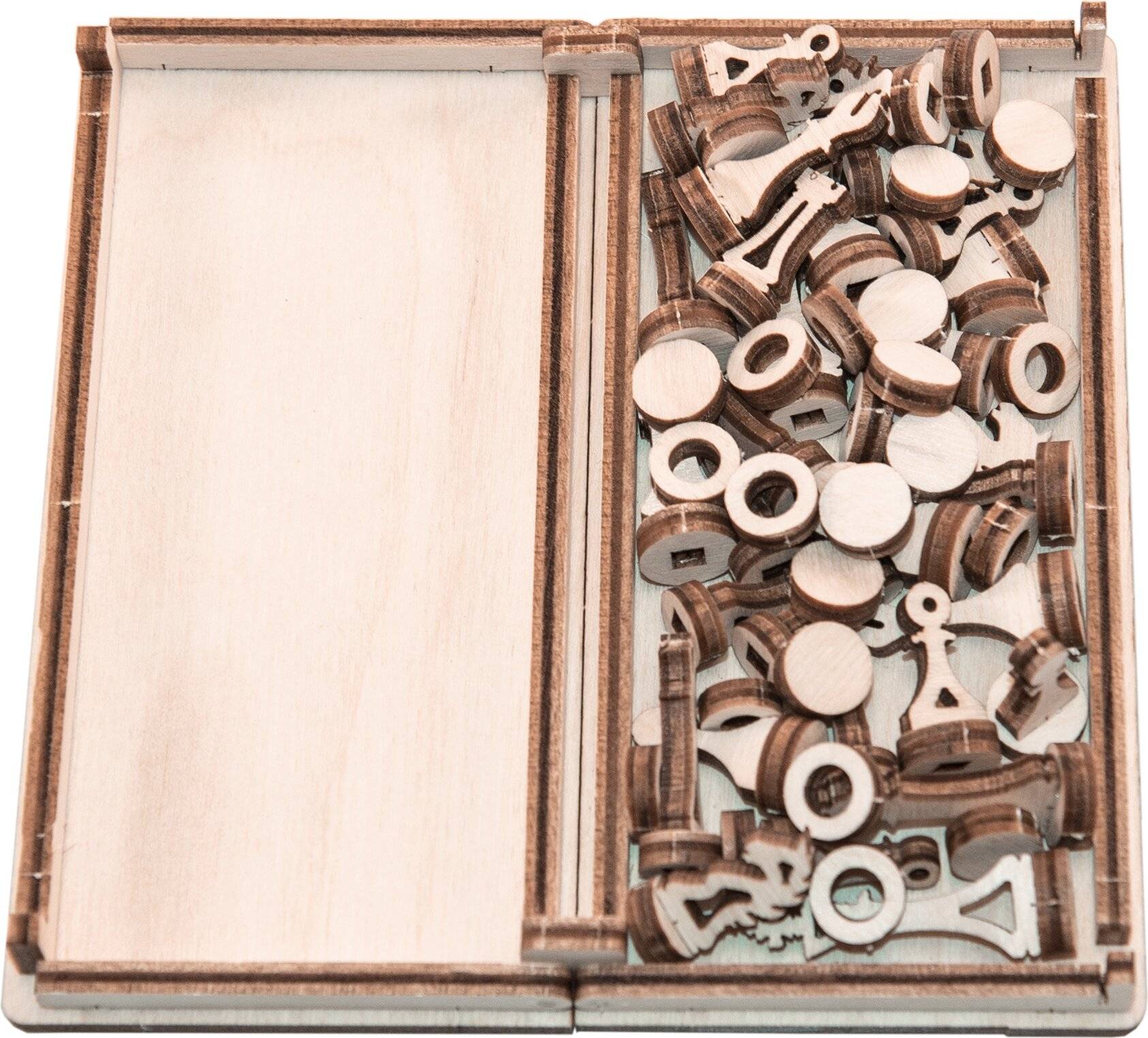 WOODEN CITY 3D Puzzlespiel Schach und Dame 2in1