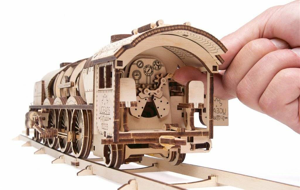 UGEARS 3D-Puzzle V-Express Lokomotive mit Wagen 538 Teile