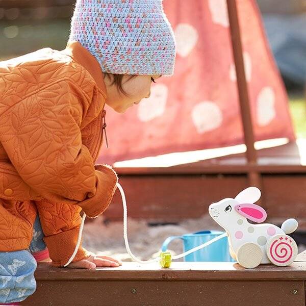 GOKI Ziehender Hase aus Holz