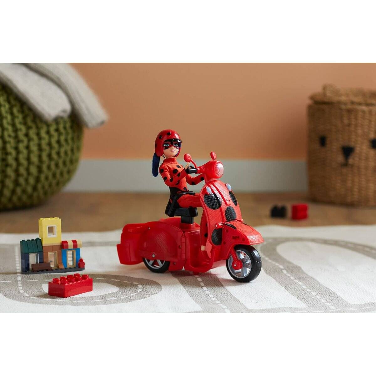 Miraculous Ladybug Scooter mit Puppe