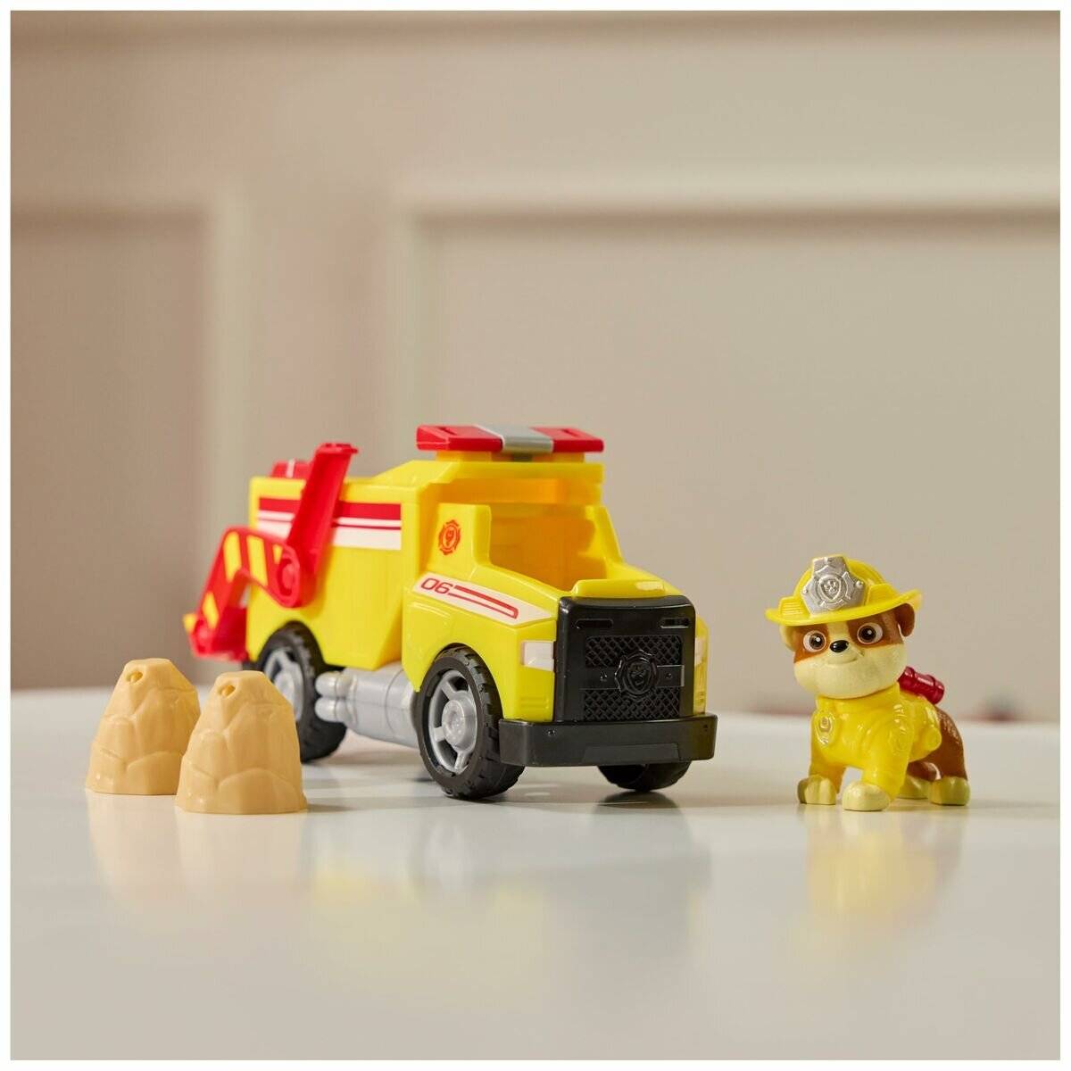Paw Patrol Fire Rescue - Rubbles Rettungs-Truck (Mit Schaufel Und Geschossen Sowie Rubble Hundefigur)