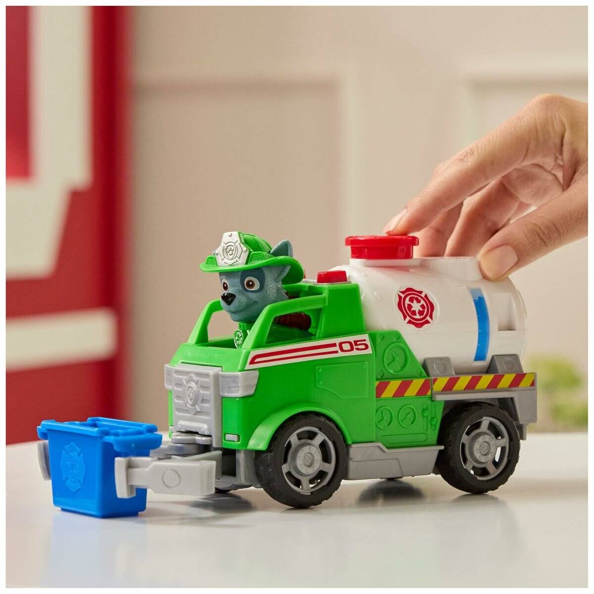Paw Patrol Fire Rescue - Rockys Tanklaster (Mit Greiferklaue Und Behälter Sowie Rocky Hundefigur)