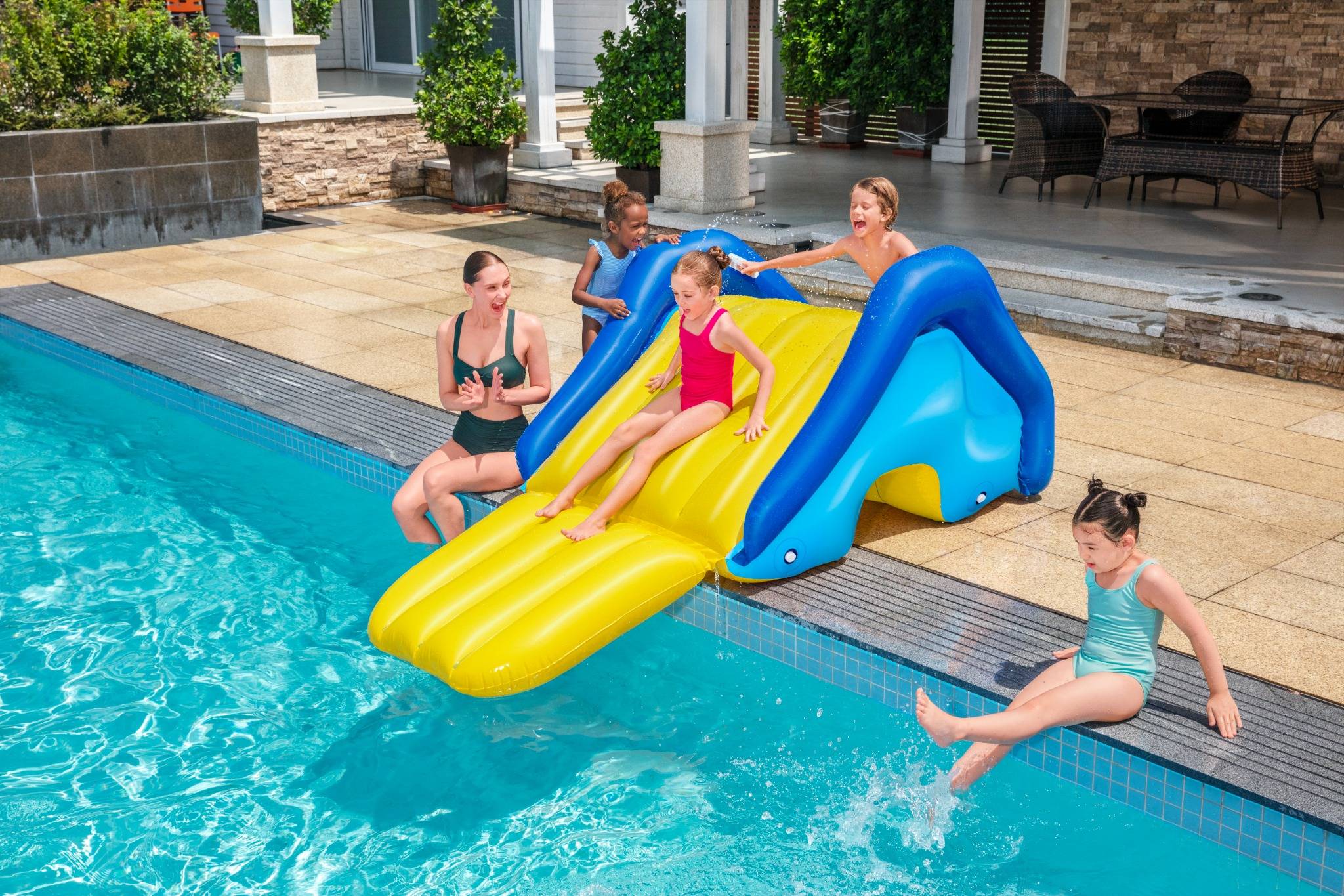 Bestway Extragroße Poolrutsche Wasserrutsche Waterslide Playcenter 247x124x100cm
