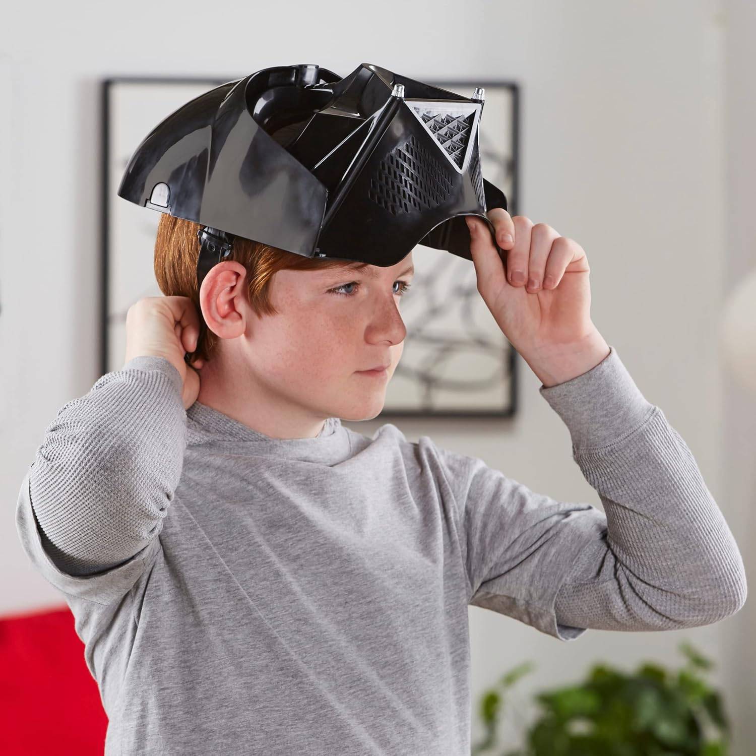 Star Wars Darth Vader Elektronische Maske mit Stimmverzerrer Rollenspiele 5+