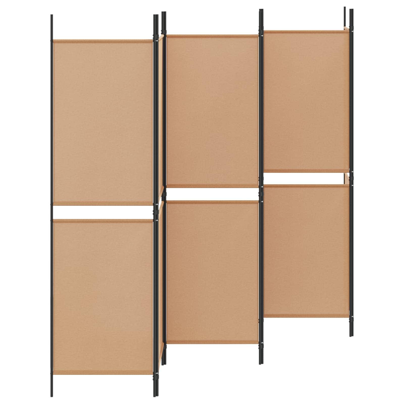 Drei beige Stoff-Sichtschutzpanels auf schwarzen Metallrahmen montiert, in gestaffelten Höhen angeordnet wie tragbare Raumteiler.