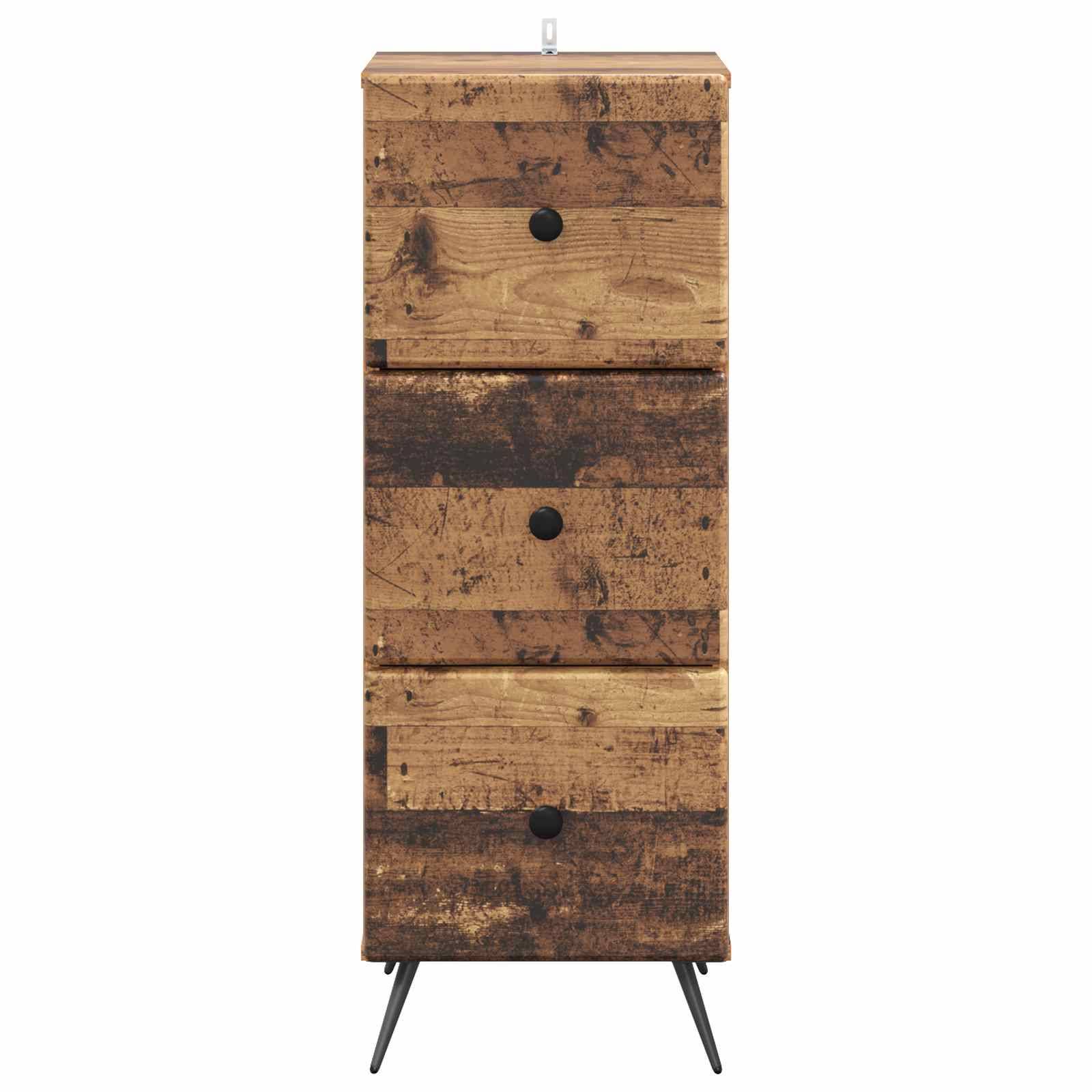 Hohe rustikale Holzkommode mit drei Schubladen und schwarzen Beinen, Vorderansicht auf weißem Hintergrund.