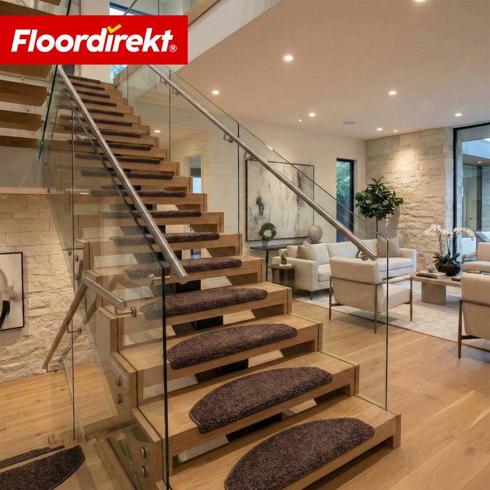 FLOORDIREKT Stufenmatte Madrid - Halbrunde Shaggy Stufenmatte - Selbstklebend & Schalldämmend - 65 x 23,5 cm - Dunkelbraun