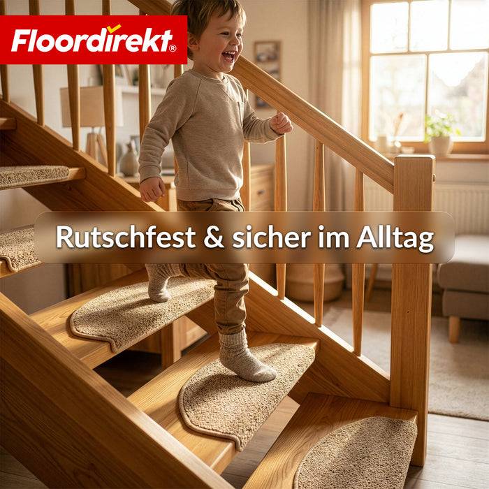 FLOORDIREKT Stufenmatte Madrid - Halbrunde Shaggy Stufenmatte - Selbstklebend & Schalldämmend - 65 x 23,5 cm - Beige