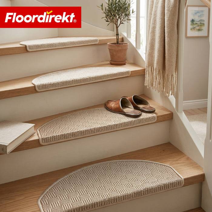 FLOORDIREKT Stufenmatte Monaco - Halbrunde Stufenmatte - Selbstklebend & Schalldämmend - Creme - 65 x 23,5 cm
