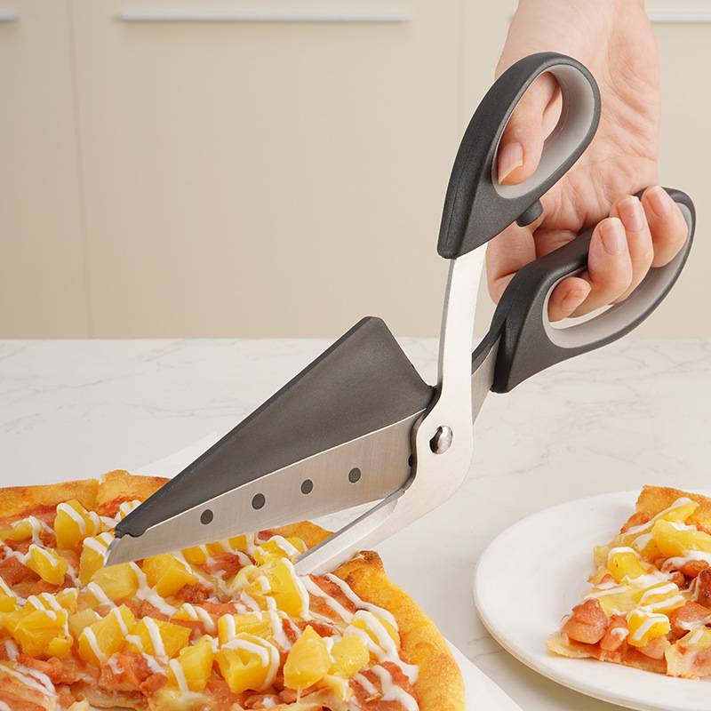 Pizzaschere aus Edelstahl mit Spatel