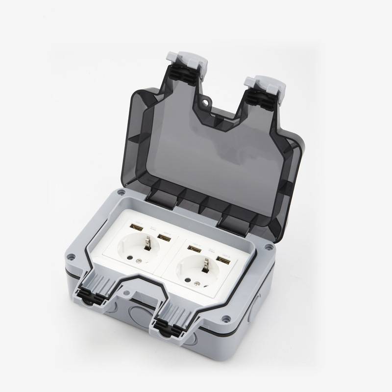 Wasserdichte Steckdose mit Netzschalter, Klappschutz und 4 USB-Anschlüssen Gray