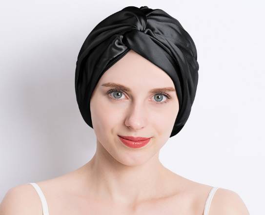 Doppellagige Schlafmütze aus Seide Black