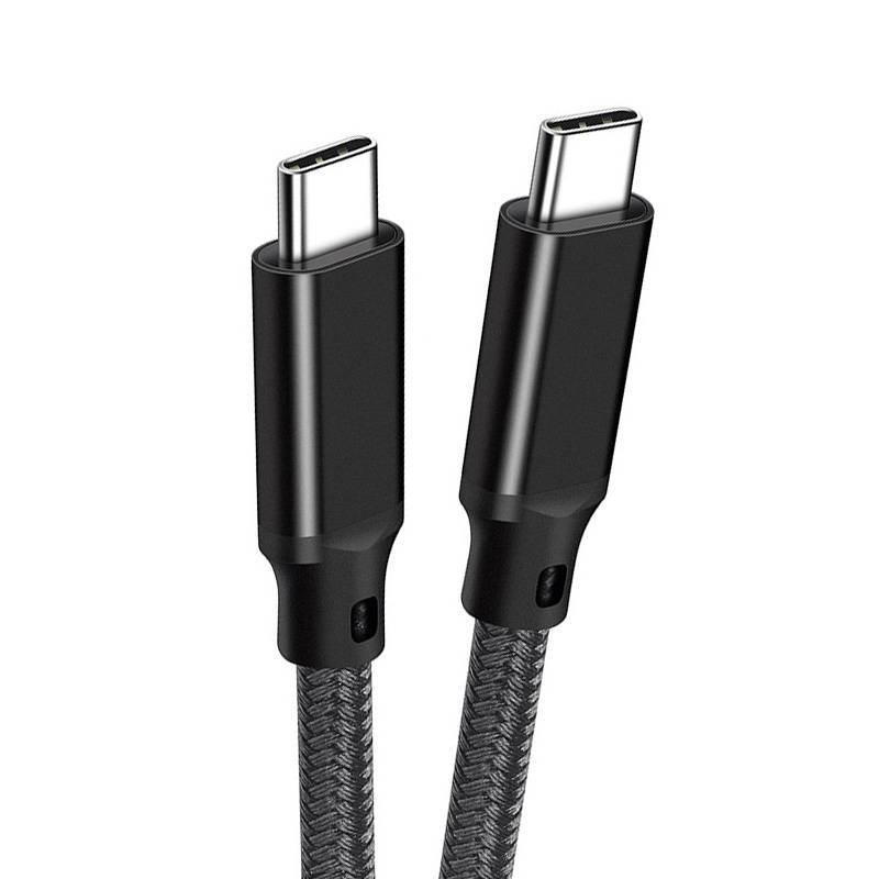 Zwei schwarze USB-C-Kabelverbinder mit geflochtenen Schnüren auf weißem Hintergrund.