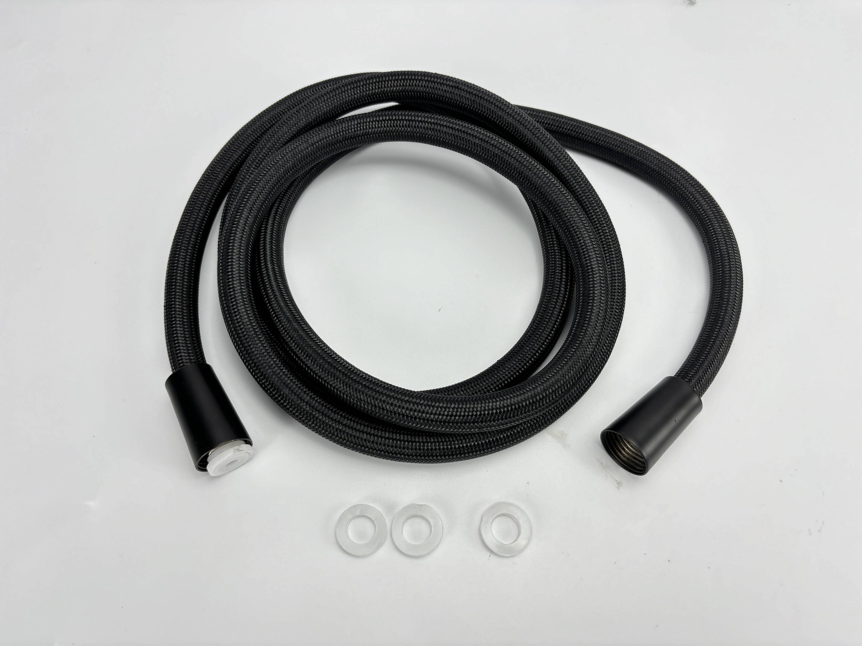 2 Meter Schwarzer Nylon Anti-Explosions-Duschschlauch mit Stahlkappe