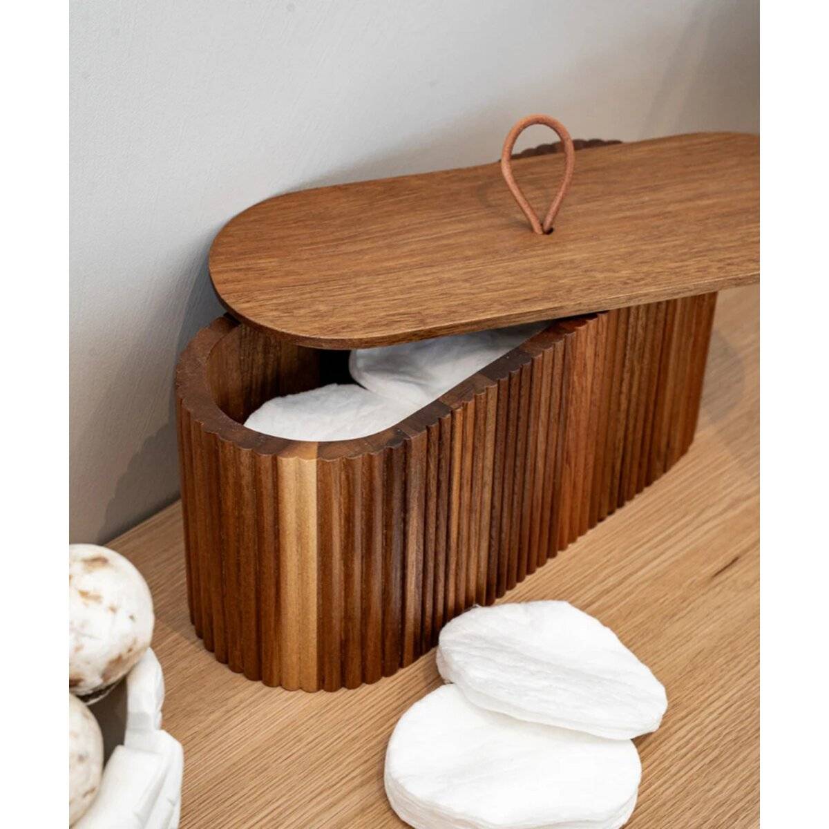 Akazie Stripe Aufbewahrungsbox mit Deckel & Ledergriff - 26 x 10 x 11,5 cm