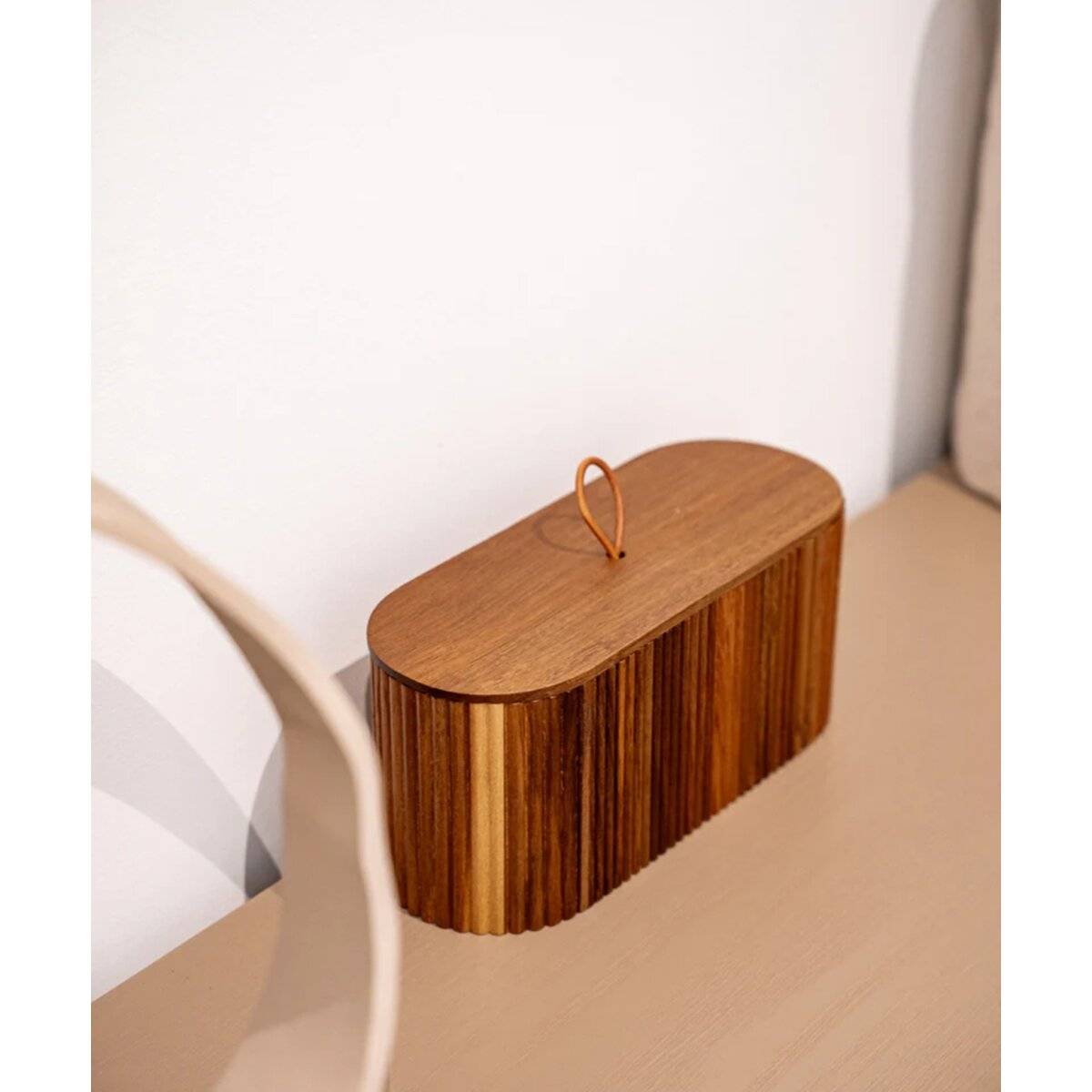 Akazie Stripe Aufbewahrungsbox mit Deckel & Ledergriff - 26 x 10 x 11,5 cm