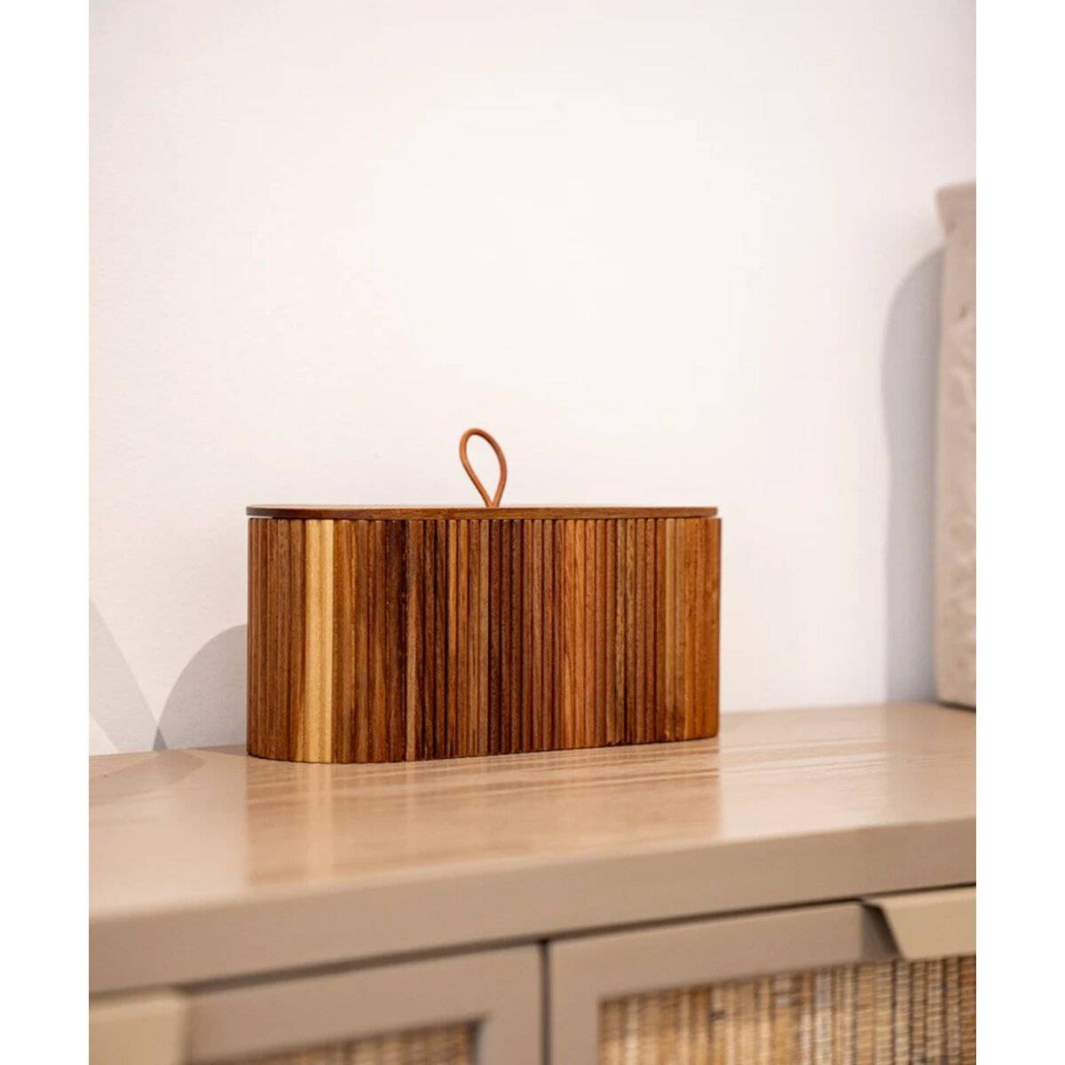 Akazie Stripe Aufbewahrungsbox mit Deckel & Ledergriff - 26 x 10 x 11,5 cm