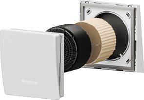 Wandmontierter Lüftungsventilator mit quadratischer weißer Abdeckung, zeigt das Ventilatorgehäuse und die Kanalöffnung dahinter.