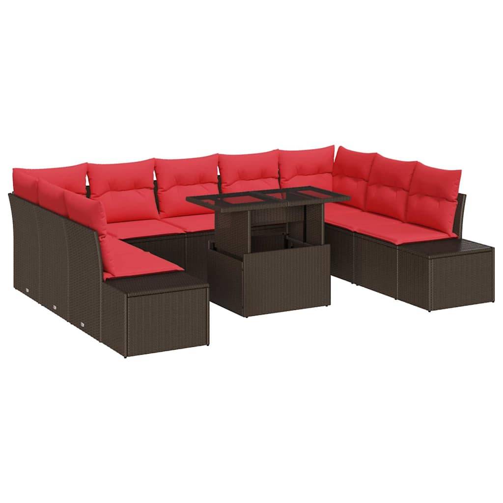 Outdoor-Loungesofa-Set mit roten Kissen, dunklen Rattangestellen und passendem quadratischem Couchtisch.