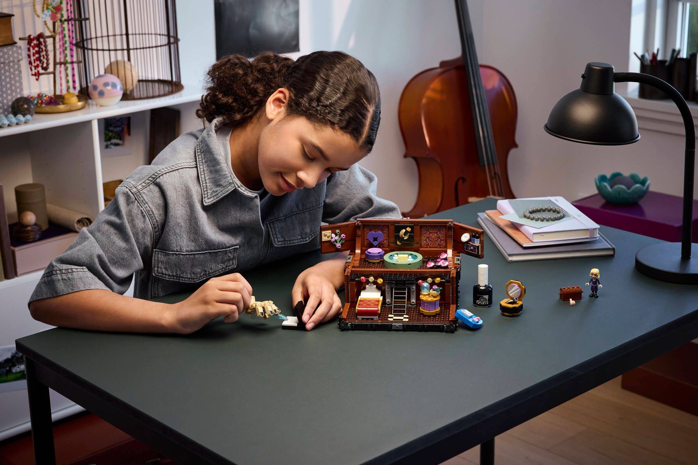 LEGO® Wednesday 76785 Die Wohnung des Eiskalten Händchens