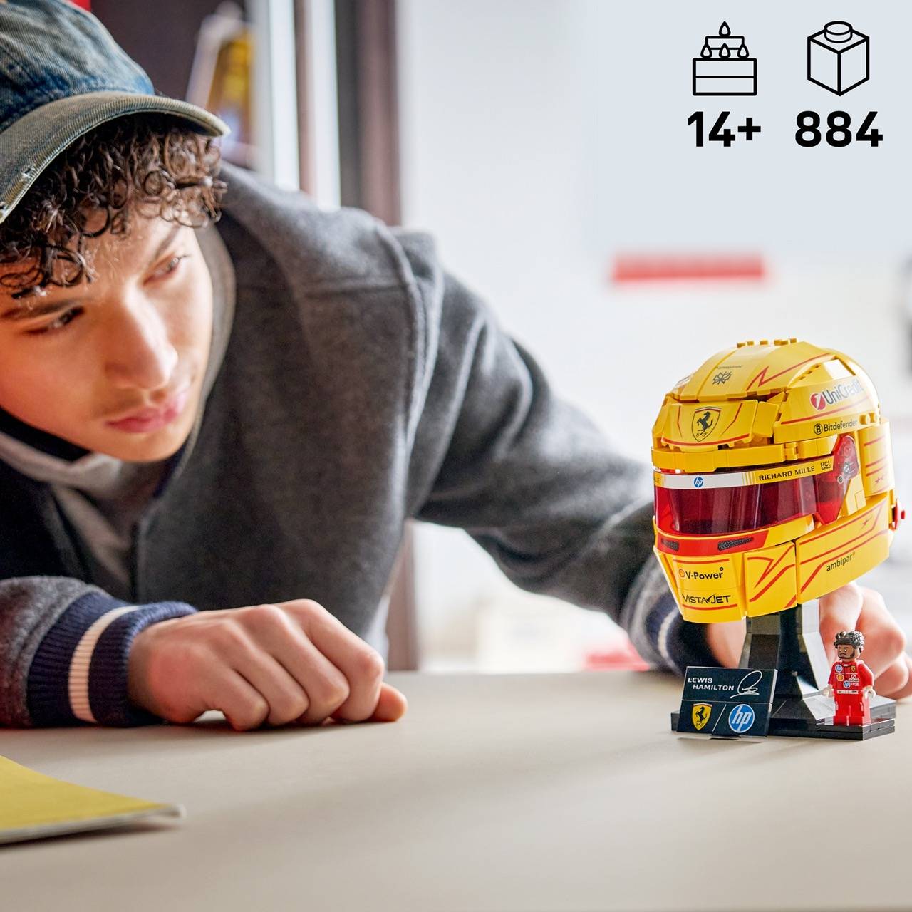 LEGO 43022 Special Edition - Scuderia Ferrari HP Lewis Hamilton Helm