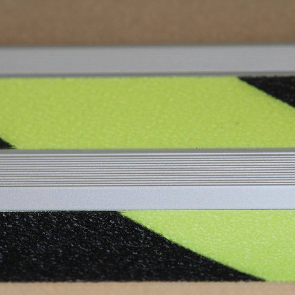 K.57 Treppenkantenprofil,R10,fluoreszierend,gelb/schwarz,Aluminium,schraubbar,1000x31x53mm
