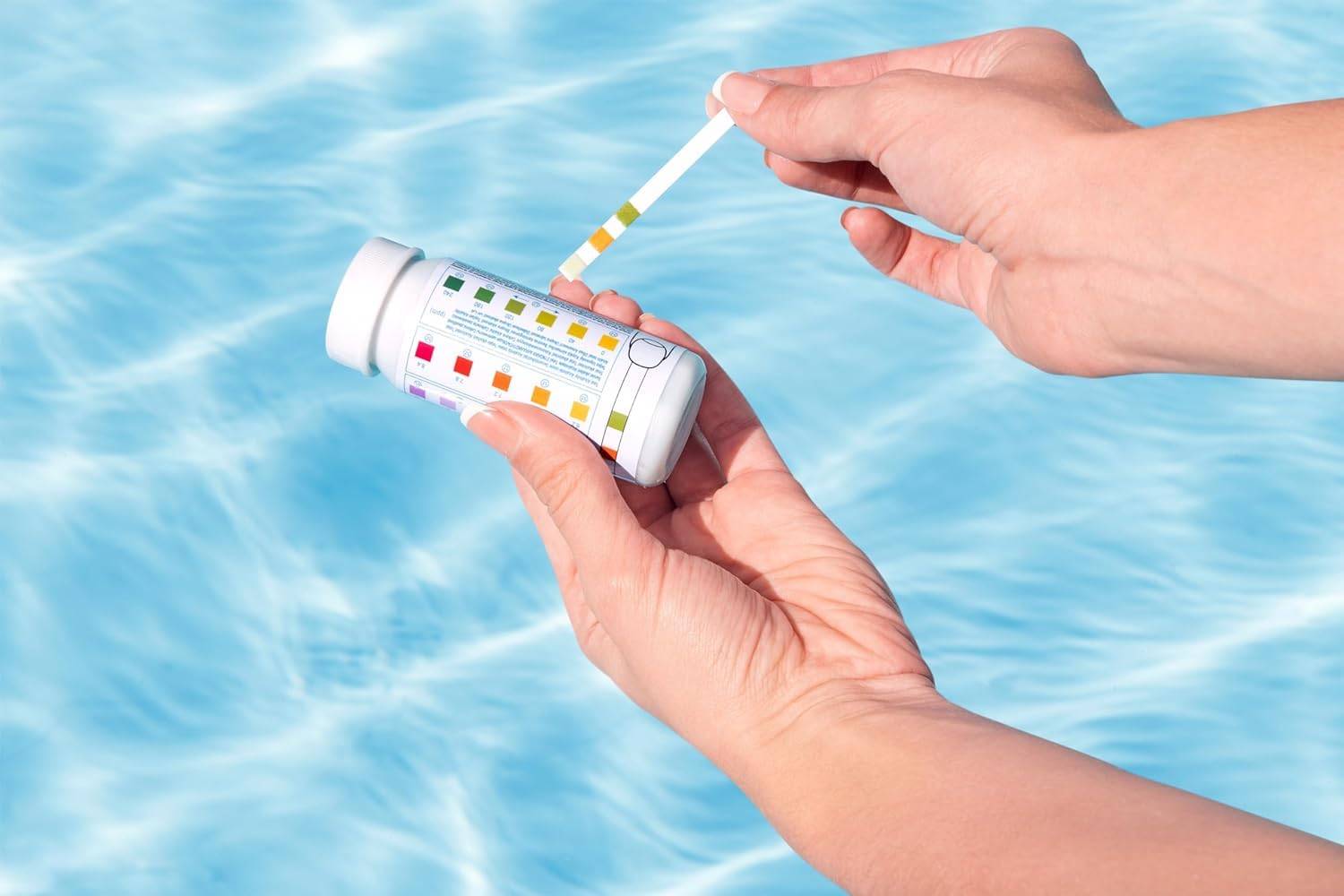 Bestway | Poolpflege Starter Set | Dosierschwimmer Mini 12,5 cm Ø inkl. 50er Teststreifen | Dosierung & Messung von freiem Chlor, pH-Wert