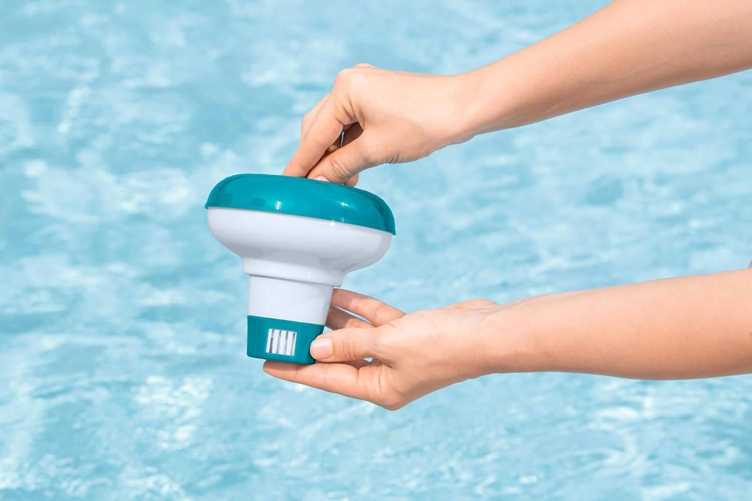 Bestway | Poolpflege Starter Set | Dosierschwimmer Mini 12,5 cm Ø inkl. 50er Teststreifen | Dosierung & Messung von freiem Chlor, pH-Wert
