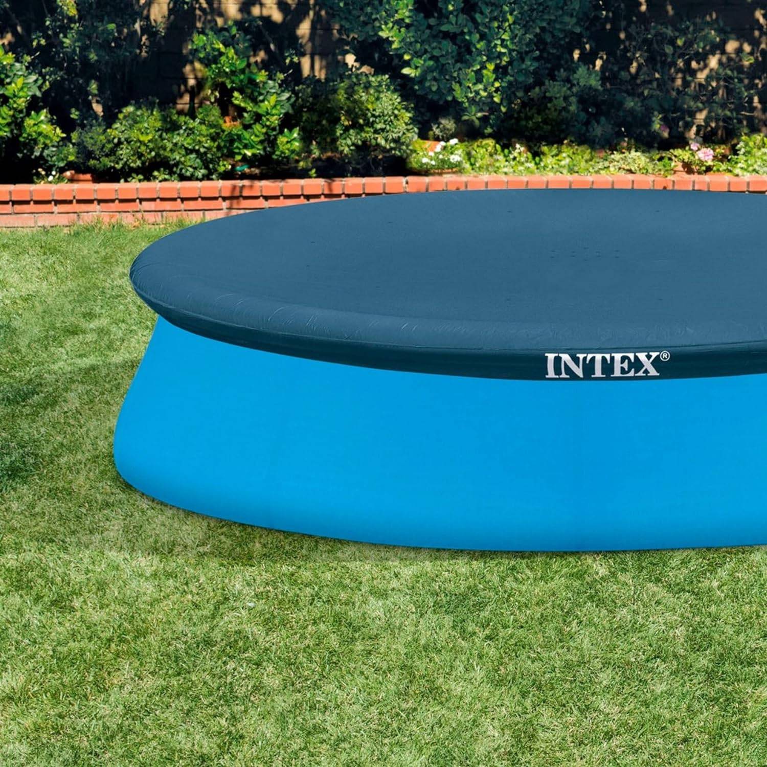 Intex 10 foot (3.05 m) Easy Set Swimming Pool Cover #28021. Round cover measures 2.8 m, (9.4 ft) suitable for Intex pools with base diameter of