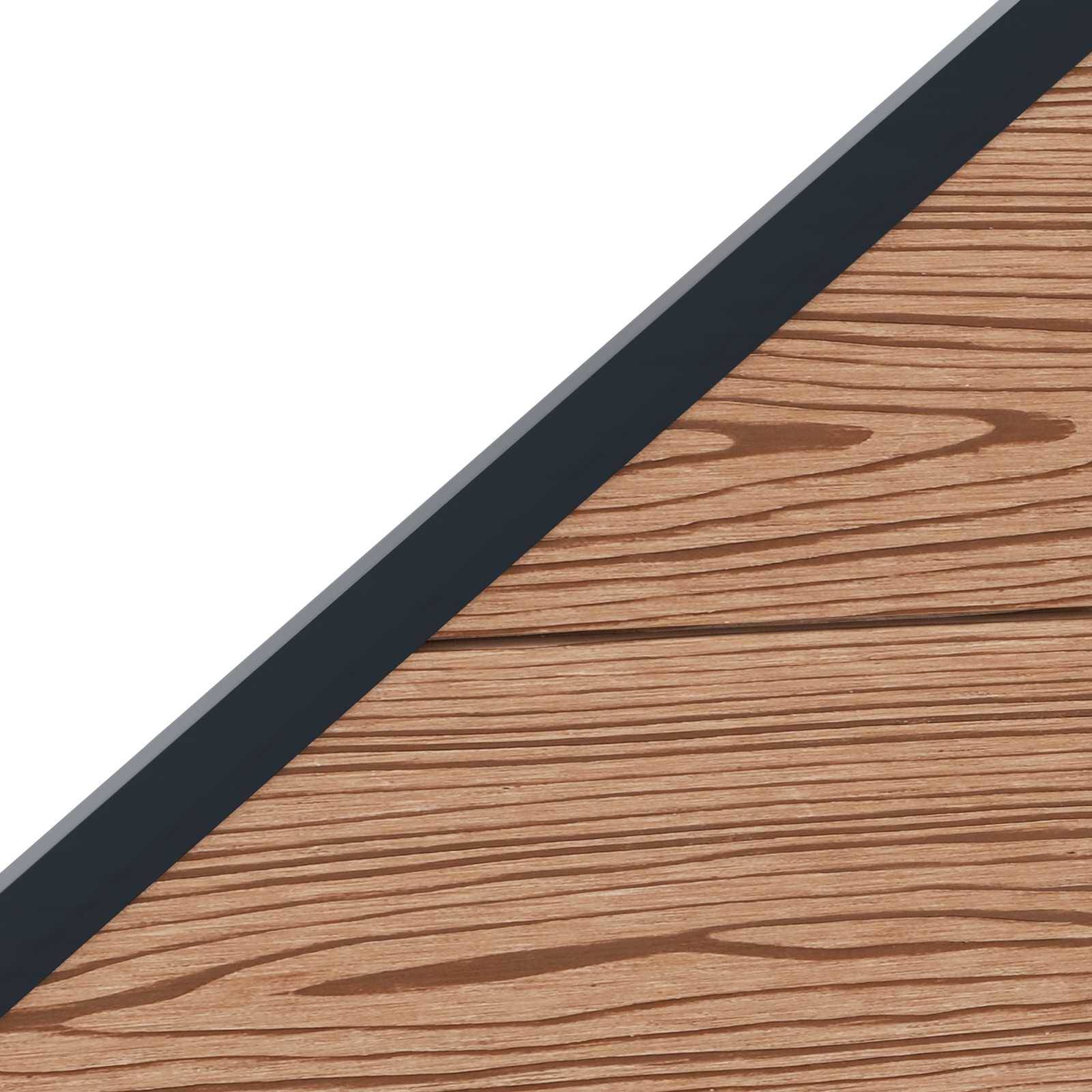 Diagonale Ecke einer Holztischplatte mit dunklem Rand vor weißem Hintergrund.