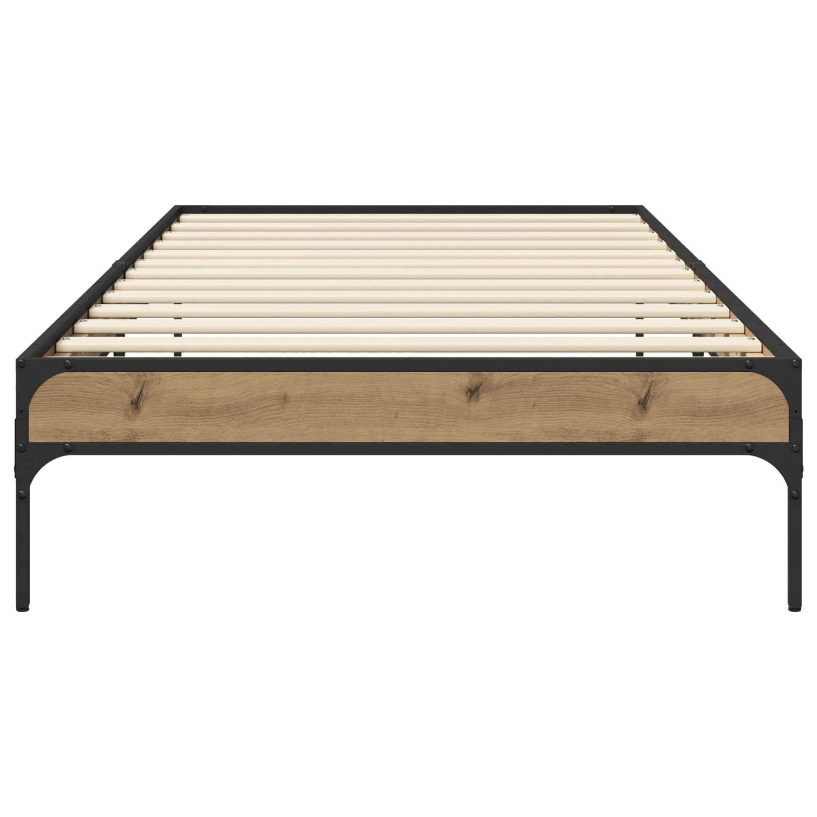 Holzbett-Plattformrahmen mit schwarzen Metallbeinen und Latten, dargestellt auf weißem Hintergrund.