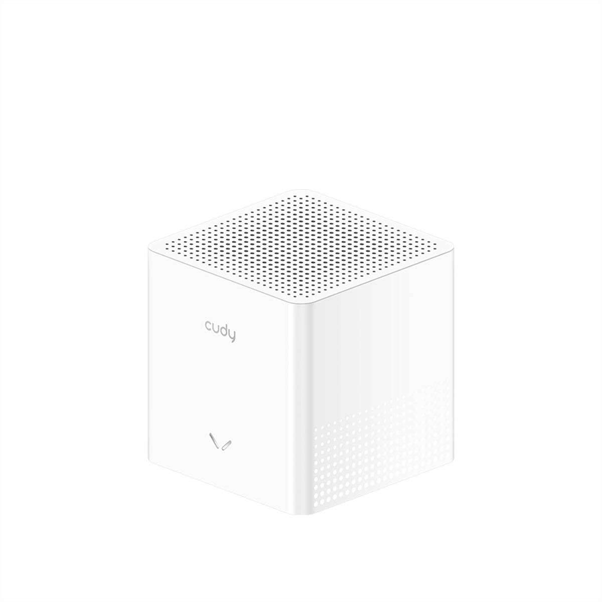 Weißer würfelförmiger Cudy-Router oder Mesh-Knoten mit perforierter Oberseite und seitlicher Belüftung, vor einfachem weißem Hintergrund.
