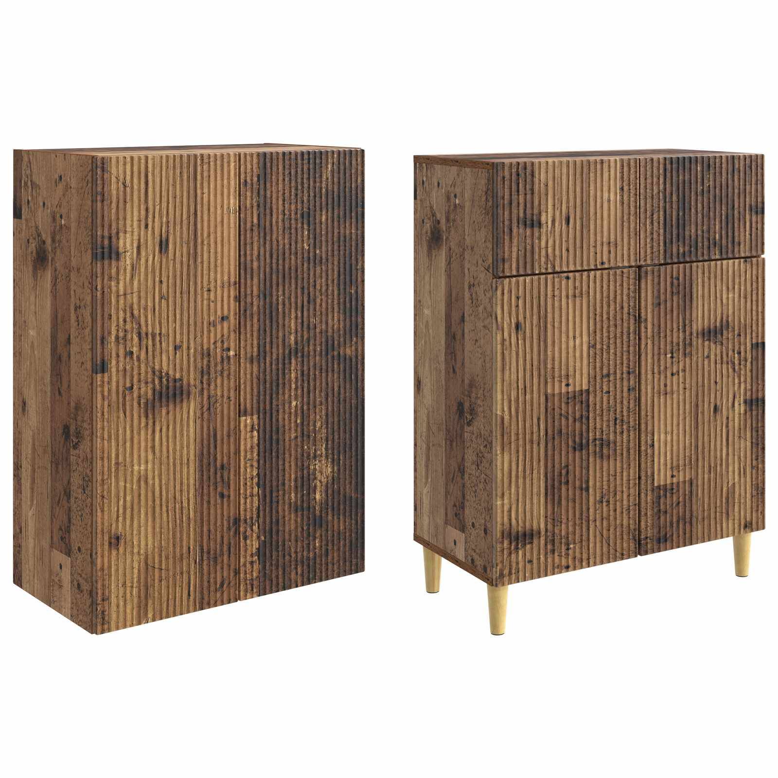 Holzschrank, links geschlossen und rechts offen gezeigt, mit gerippter brauner Oberfläche und zulaufenden Beinen.