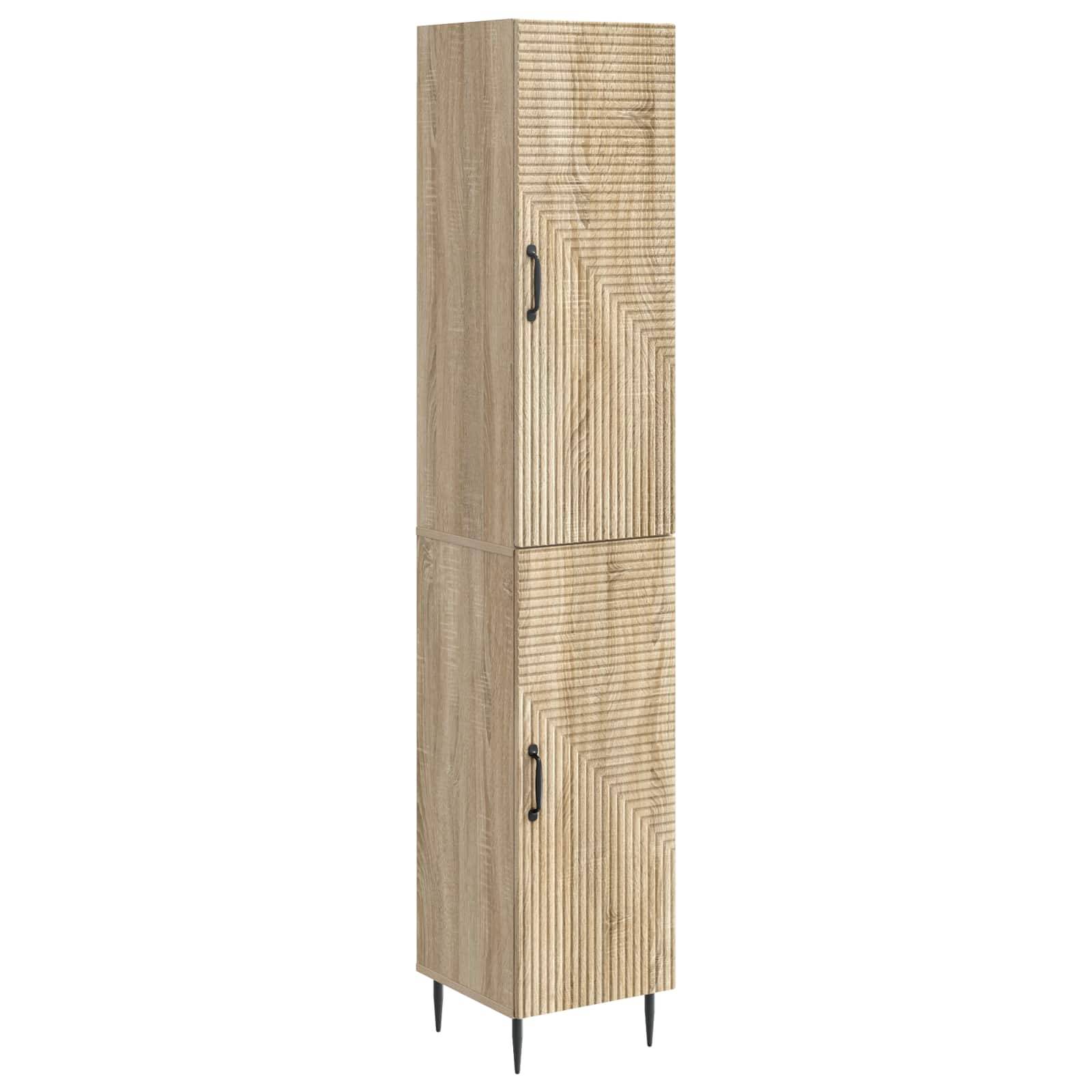 Hohes, schmales Holzschrank mit zwei übereinander angeordneten Türen, geometrisch gestreiften Fronten und dünnen schwarzen Beinen.