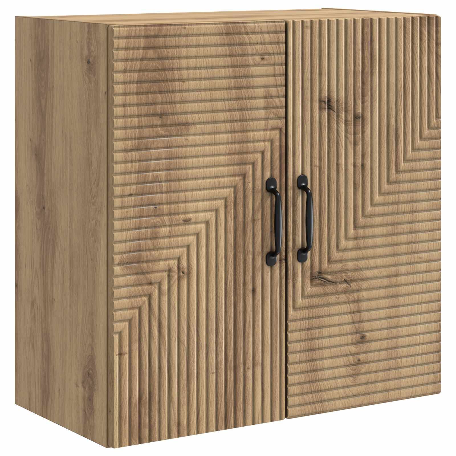 Holzwandschrank mit zwei Türen, geometrisch geschnitzter Front und schwarzen Griffen auf weißem Hintergrund.