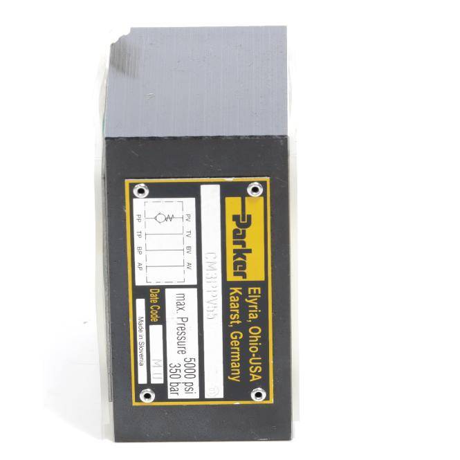 Parker-Hydraulikventilblock mit Identifikationsetikett mit Modelldetails, maximaler Druck 5000 psi und Anschlussdiagramm.