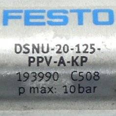 Festo-Produktetikett mit Modell 'DSNU-20-125-PPV-A-KP', Code 193990 C508 und 'p max: 10bar' auf einem Metallzylinder.