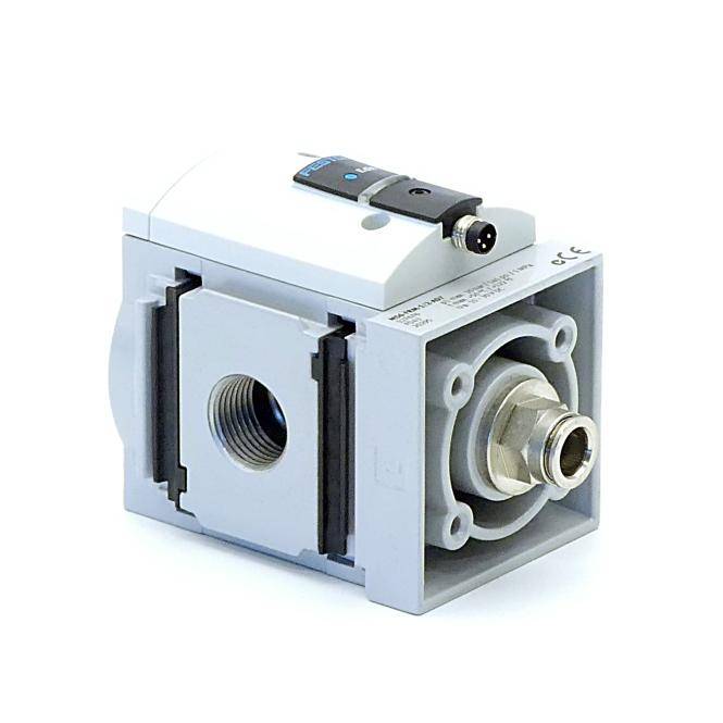 Kompaktes pneumatisches Ventil oder Stellglied mit Gewinde-Seitenöffnung und Frontstecker, dargestellt vor weißem Hintergrund.
