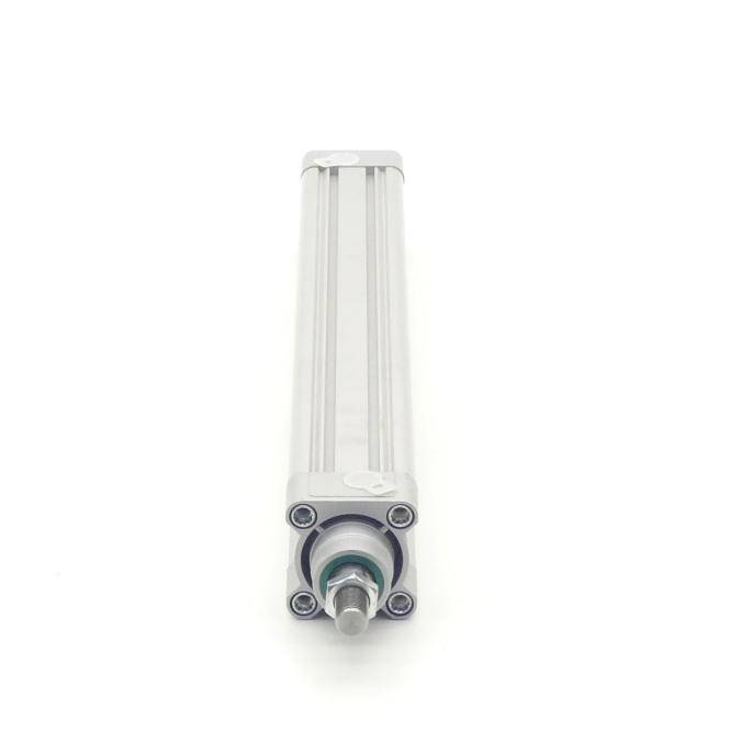 Transparenter pneumatischer Zylinder oder Aktuator mit Metallendkappe und zentraler Kolbenstange, isoliert auf weißem Hintergrund dargestellt.