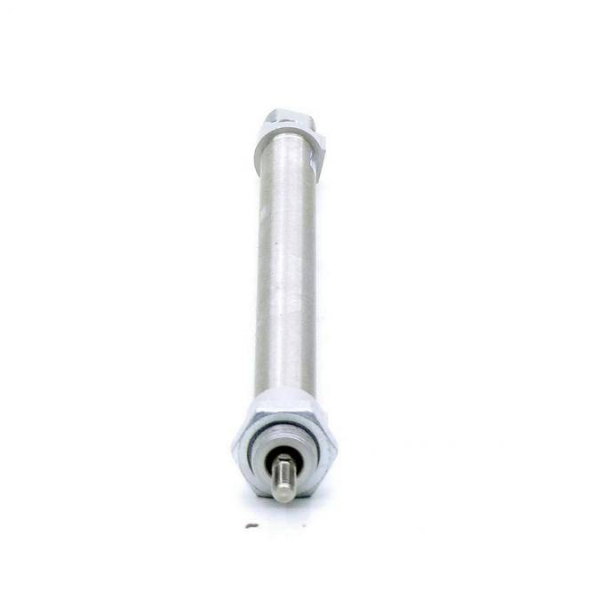 Ein silberner Metallbolzen oder eine Welle mit Sechskantmuttern an beiden Enden, vertikal auf weißem Hintergrund dargestellt.