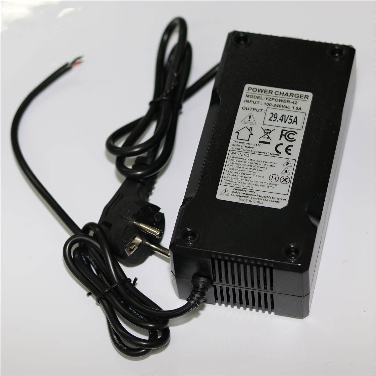 AkkuPlus - Tischladegerät - 7S Li-Ion Packs - 29,4 Volt 5A Li-Ion Plug 1 nur Ableiter