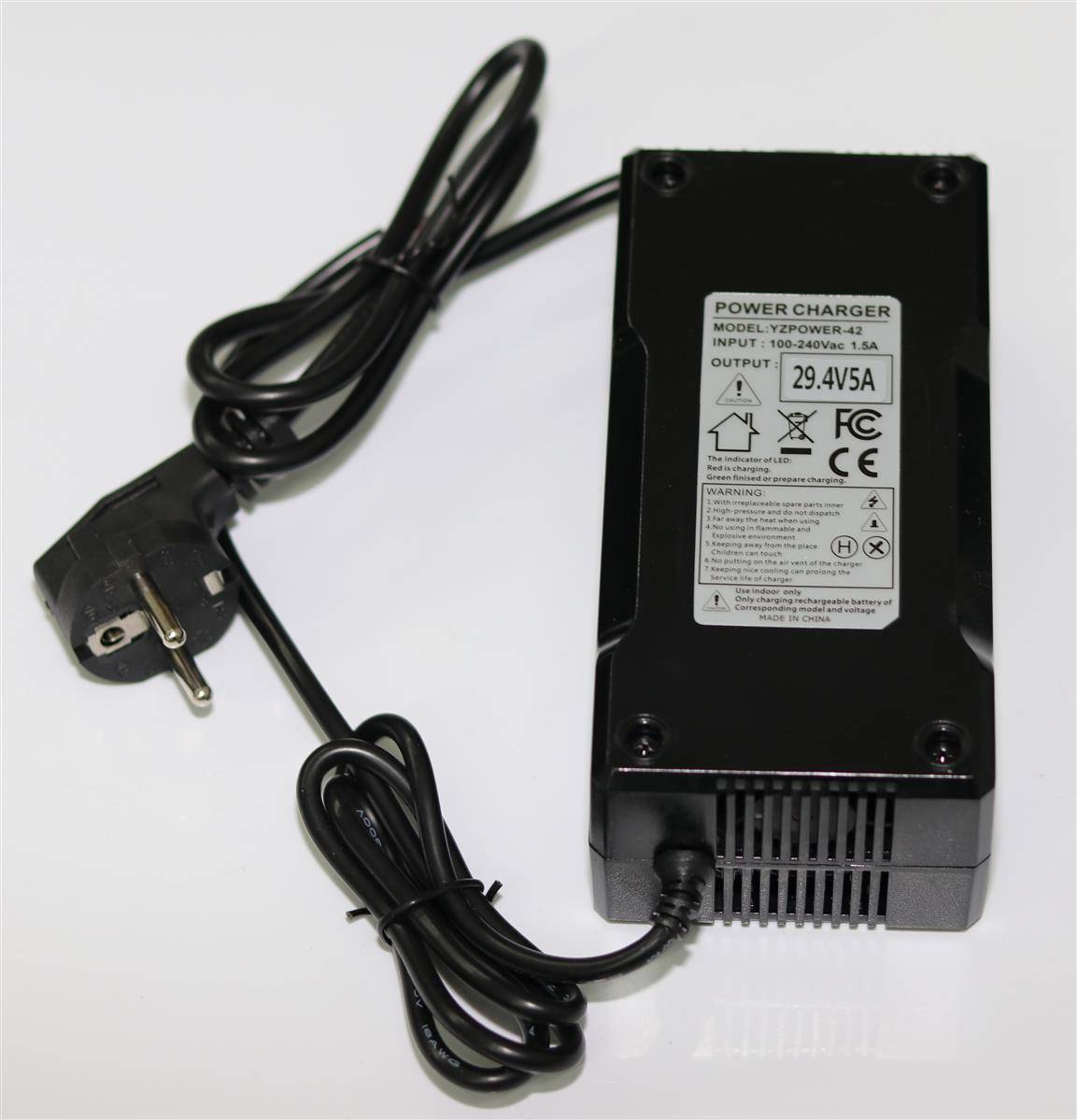 AkkuPlus - Tischladegerät - 7S Li-Ion Packs - 29,4 Volt 5A Li-Ion Plug 1 nur Ableiter