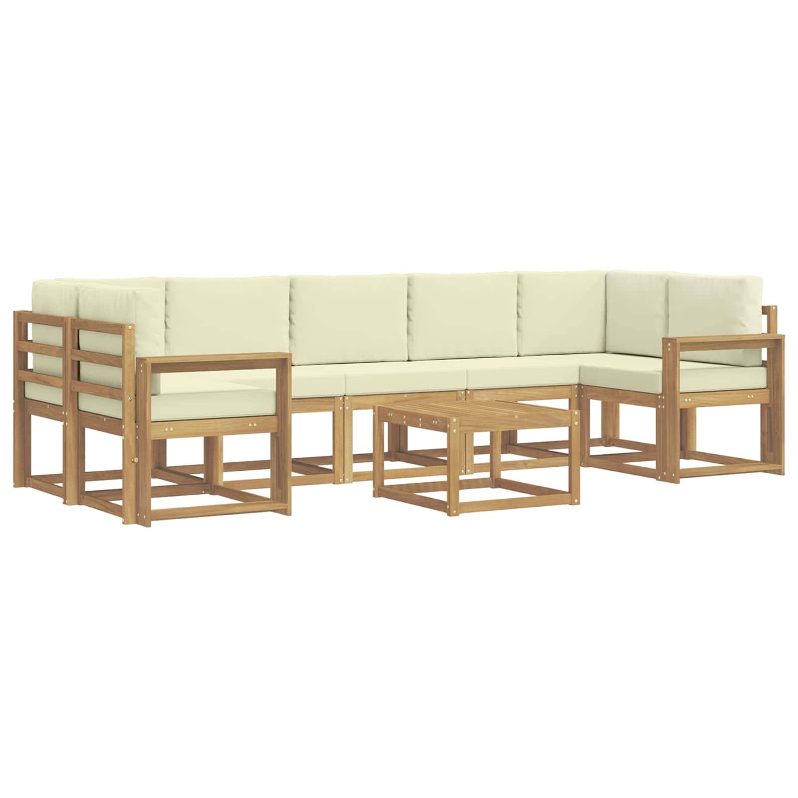 L-förmiges Außen-Ecksofa mit hellen Kissen, Holzrahmen und passendem quadratischem Couchtisch auf weißem Hintergrund.