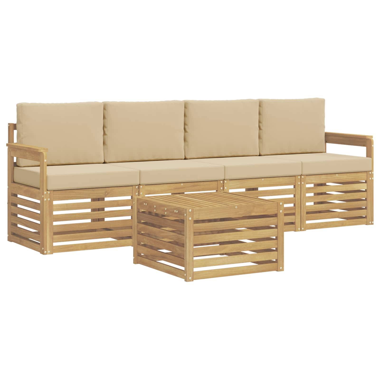 Beiges Außen-Ecksofa mit Holzlattenrahmen und passendem Couchtisch auf weißem Hintergrund.