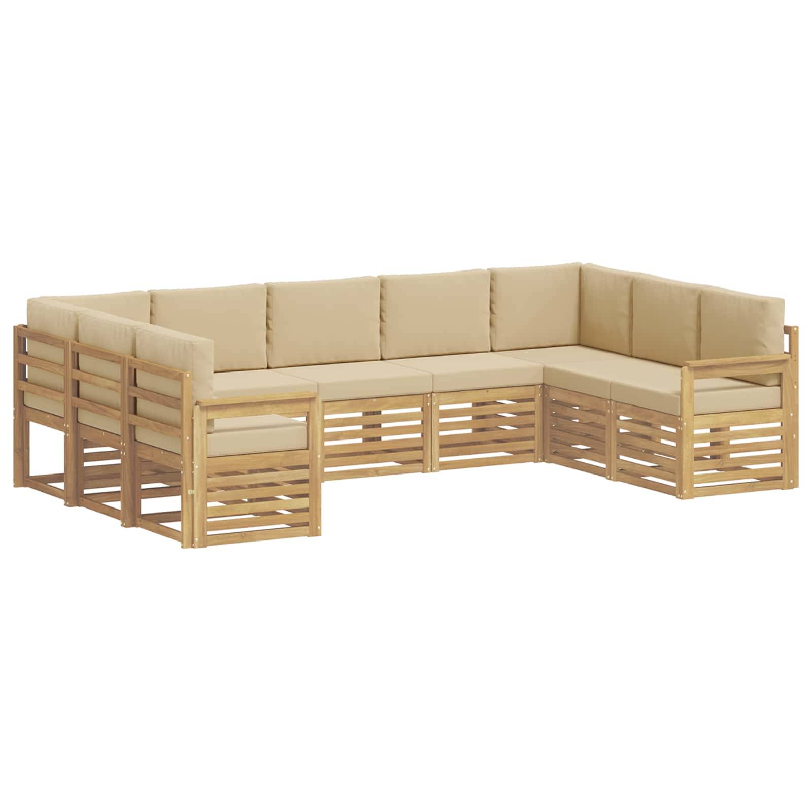Beige L-förmiges Außensofa mit Holzrahmen, lamellierte Seiten und gepolsterten Rücken- und Sitzkissen.