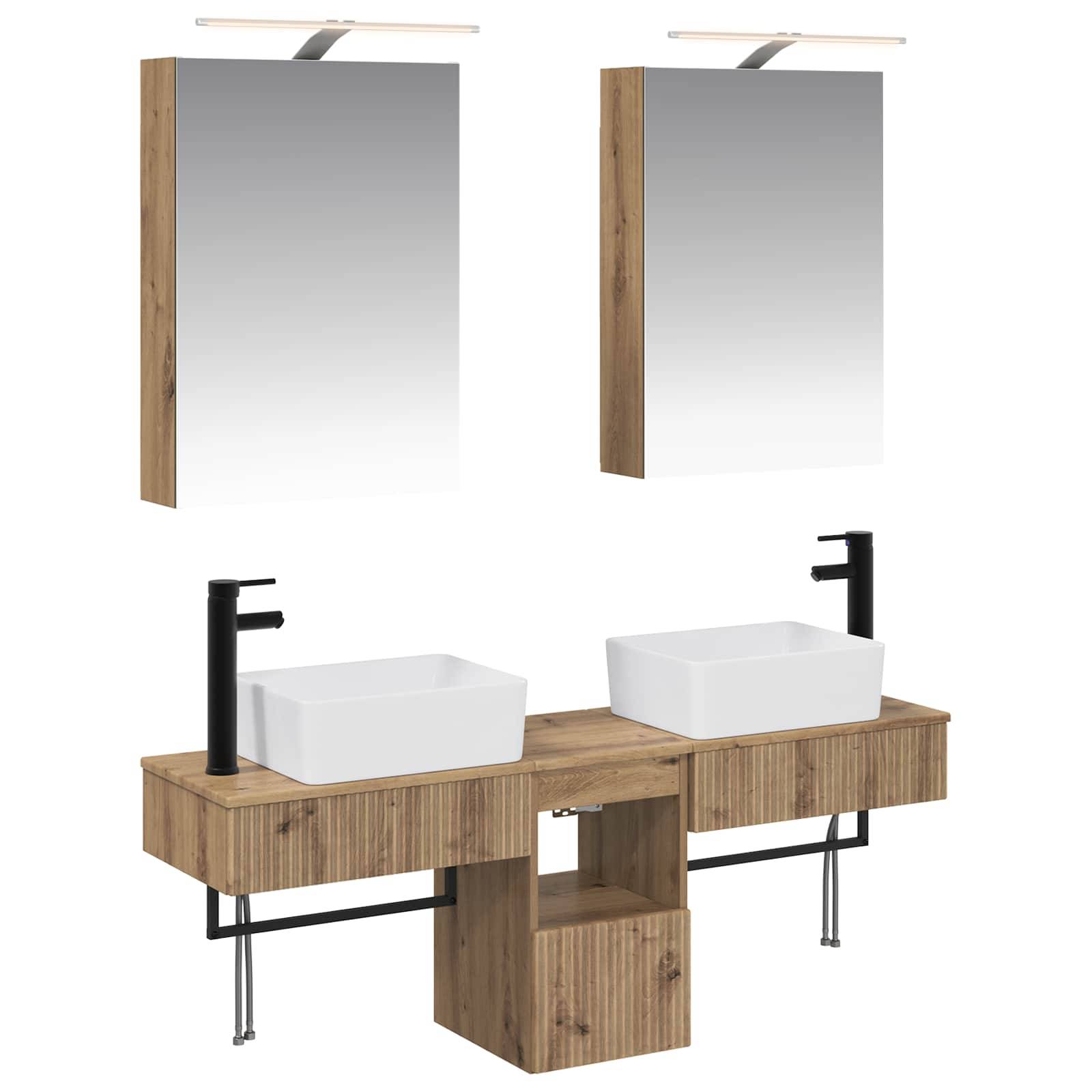 Modernes Badezimmer-Waschtischset mit zwei Spiegeln, zwei weißen Aufsatzwaschbecken, schwarzen Armaturen und einem Unterschrank mit Holzfinish und zentralem Stauraum.